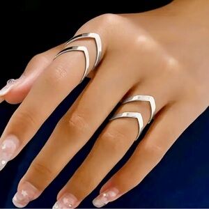 NEW Set of 2 Silver Chevron Adjustable Rings